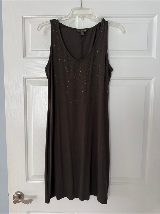 Tommy Bahama Dresses & Skirts - Tommy Bahama Brown Sleeveless V-Neck Midi Dress with Stud Accents